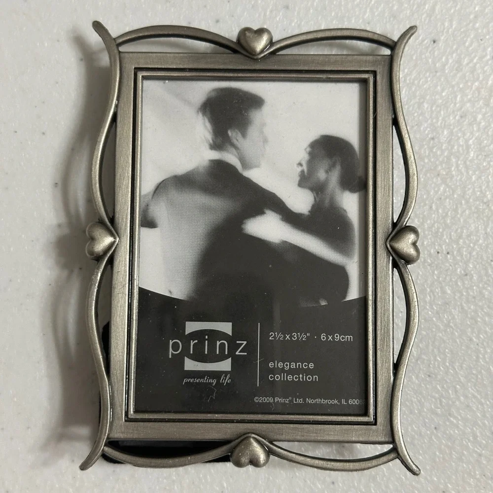 Prinz Elegance Collection Heart Pewter Tone Metal 2.5x3.5 Photo Frame 2009